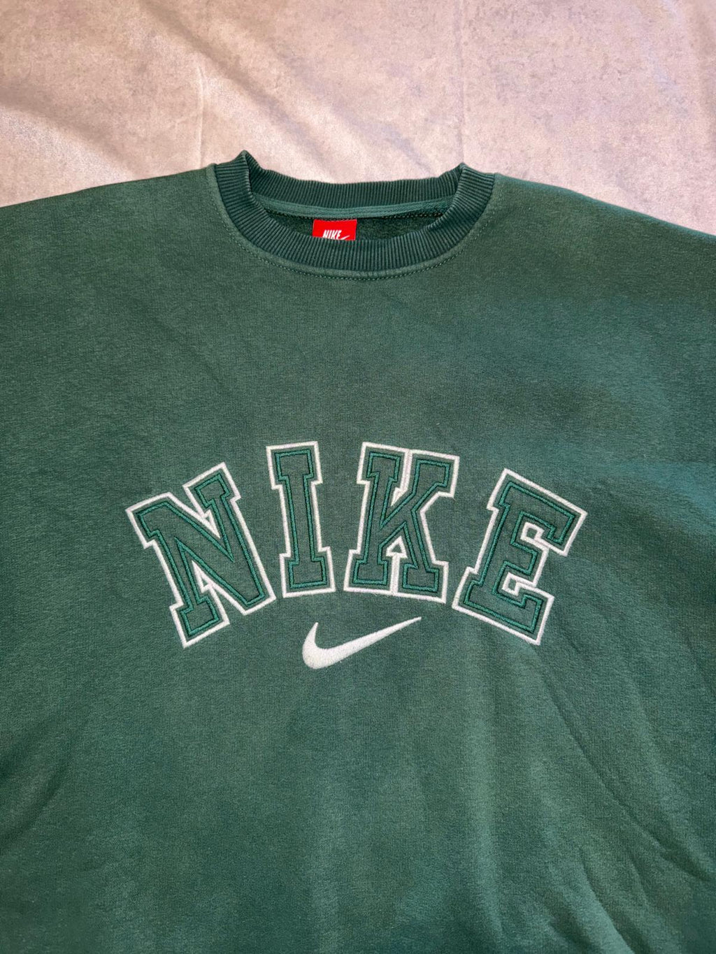 Nike Green Sweater M • Vintage Retro Style • Excellent Condition